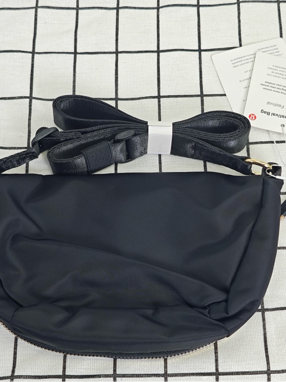lululemon athletica Black Crossbody Belt Bag with Gold Hardware 2L - Picture 4 of 5